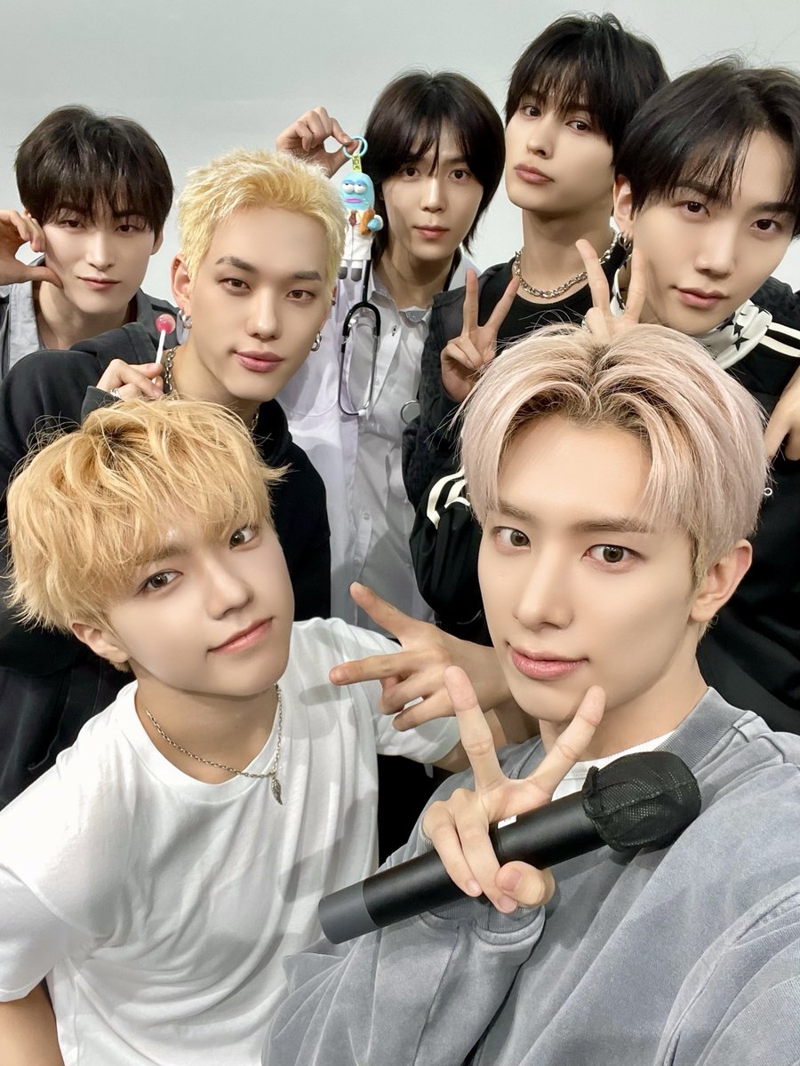 ALL_H_OURS's tweet photo. [🐾]
260523 팬사인회

달콤한 연휴의 시작을 미닛과 함께해서 즐거웠어요😊 오늘의 저메추는 민제픽 만둣국🥟!

#ALL_H_OURS #올아워즈 
#NO_DOUBT #DEADMANWALKING https://t.co/LUA9bsS2rs