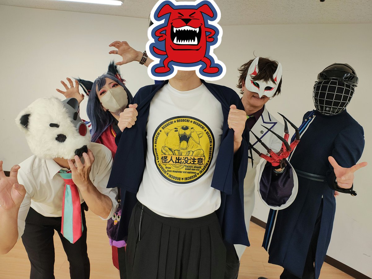 timarzina's tweet photo. 仙台の地に、怪人出没注意！

という訳でイベント参加。
レイユール先生による新刊解説や質問コーナーの他に、久しぶりの仙台開催ということで、怪人の皆様との撮影会もありました。
カメラマンはなんと夢路キリコ先生！
テキパキとした構図ぎめで、次々撮られてました。

みんなお疲れ様！ #薬理凶室 https://t.co/3FRGys5lB9