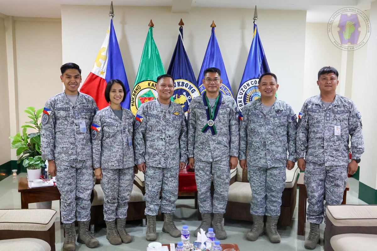 townol_pio's tweet photo. 𝗜𝗡 𝗣𝗛𝗢𝗧𝗢𝗦 | WING COMMANDER TOWNOL PAYS EXIT CALL TO COMMANDER NOLCOM

Read more @:
https://t.co/xlT6jqKArL

#TOWNOL #NOLCOM #FOCUSPAF #GuardiansOfOurPreciousSkies #OneAFPOnePhilippines #StrongAFPStrongPhilippines #PAFYouCanTrust https://t.co/EESqdpqhvu