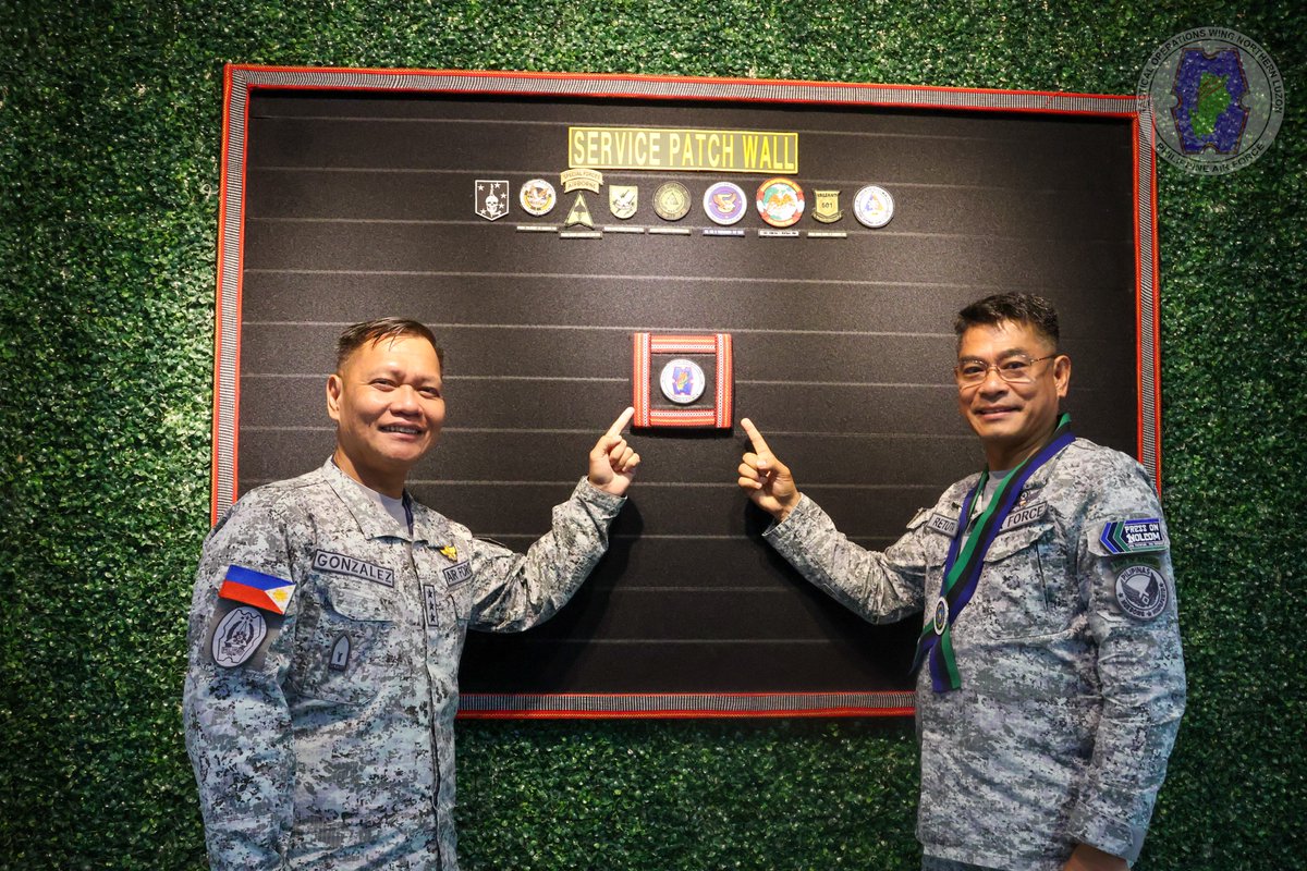townol_pio's tweet photo. 𝗜𝗡 𝗣𝗛𝗢𝗧𝗢𝗦 | WING COMMANDER TOWNOL PAYS EXIT CALL TO COMMANDER NOLCOM

Read more @:
https://t.co/xlT6jqKArL

#TOWNOL #NOLCOM #FOCUSPAF #GuardiansOfOurPreciousSkies #OneAFPOnePhilippines #StrongAFPStrongPhilippines #PAFYouCanTrust https://t.co/EESqdpqhvu