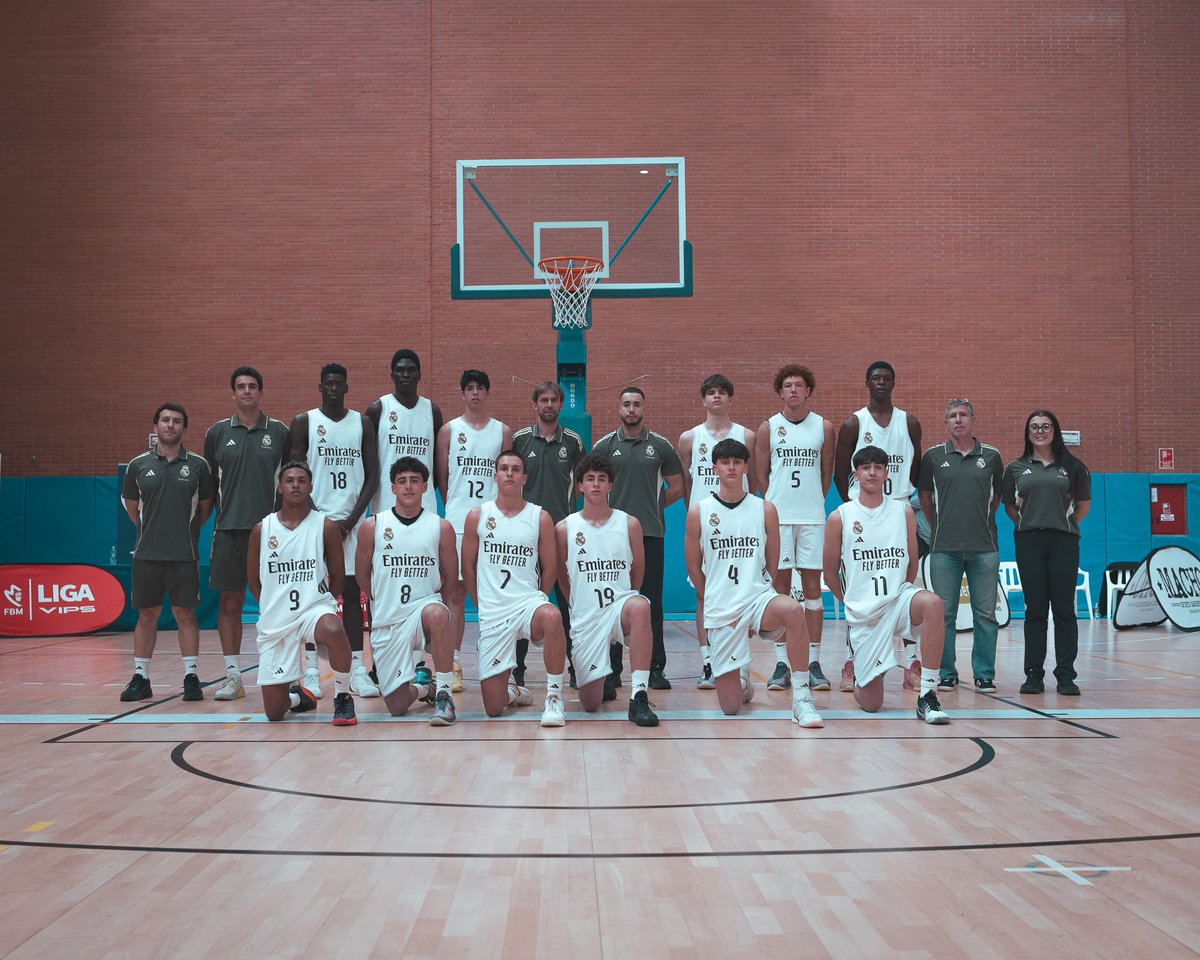 FBMadrid's tweet photo. #FEBCadeteM2026 I @RMBaloncesto vence a @FCBbasket por 93-81 en la prórroga y se proclama CAMPEÓN DE ESPAÑA

⛹️Rhys Robinson 30 puntos y 32 de valoración
📊Estadísticas
https://t.co/XAFhuozuxf https://t.co/S5eqLSpC2q