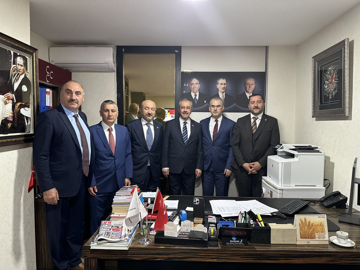 AvNiyaziPaksoy's tweet photo. Milliyetçi Hareket Partisi İstanbul İl Başkanlığı ziyaretimizde İl Muhasibi @turgayozbas başkanımıza, İl yöneticilerimiz Av. Gürhan Kaya ve Av. Mesut Yıldırıma Baromuz YK üyeleri Av. Menderes Demir ve THE başkanı Av. Recep Tangal, Av. Fırat Tatar ile başarı dileklerimizi ilettik. https://t.co/uL3F6IkjAI