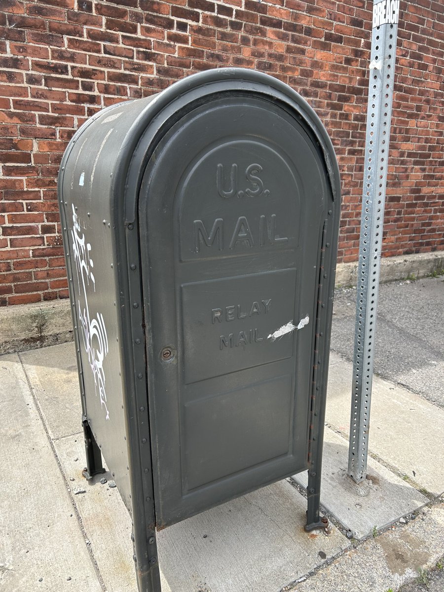 philangles's tweet photo. South Boston!! Show starts soon! https://t.co/WofQdqPXEy