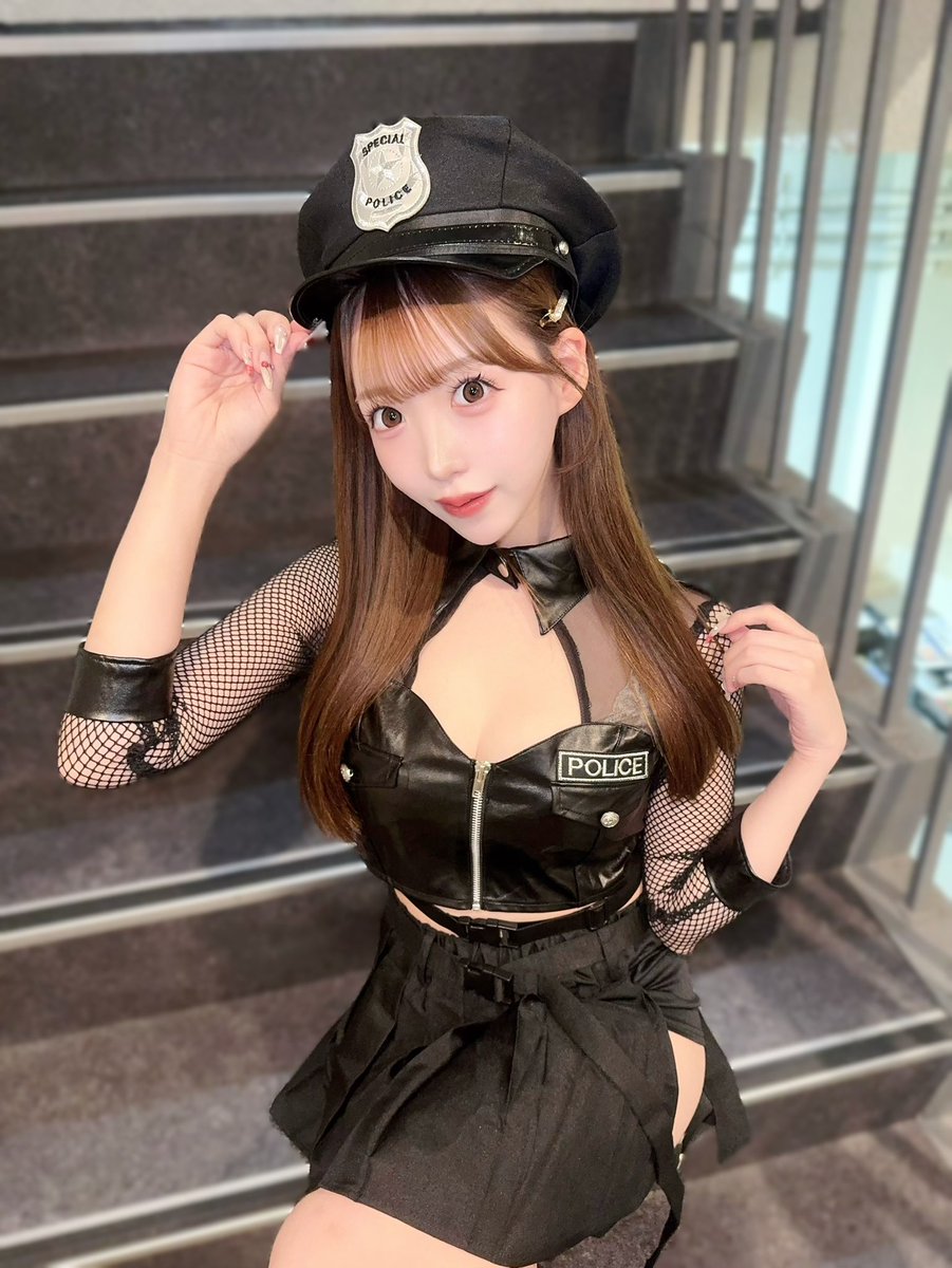 みお tweet media
