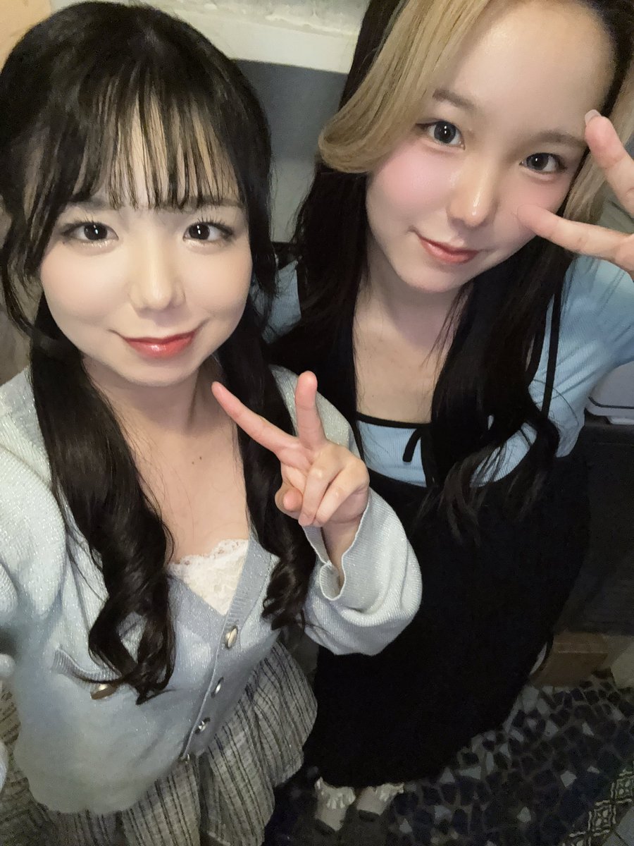 barbelless's tweet photo. オープンしてます！

あいるゆな

朝6時までお待ちしております🥺💕

 #barbelle
 #ビアンバー
 #レズビアンバー
 #レズビアンさんと繋がりたい
#セクマイさんと繫がりたい 
 #新宿二丁目 https://t.co/0JlL9yZexM