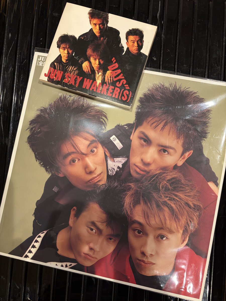 takuinakajima's tweet photo. 明日は渋谷クアトロで
JUN SKY WALKER(S)の大先輩方と
中島卓偉の夢の2マンです。
髪立てて、派手な衣装来て、きつくアイライナー引いて、超PUNKなテンションでロックンロールします！
是非いらしてください！17時半開演！セッションやります！
#ジュンスカ
#中島卓偉 https://t.co/x1szeW57x9