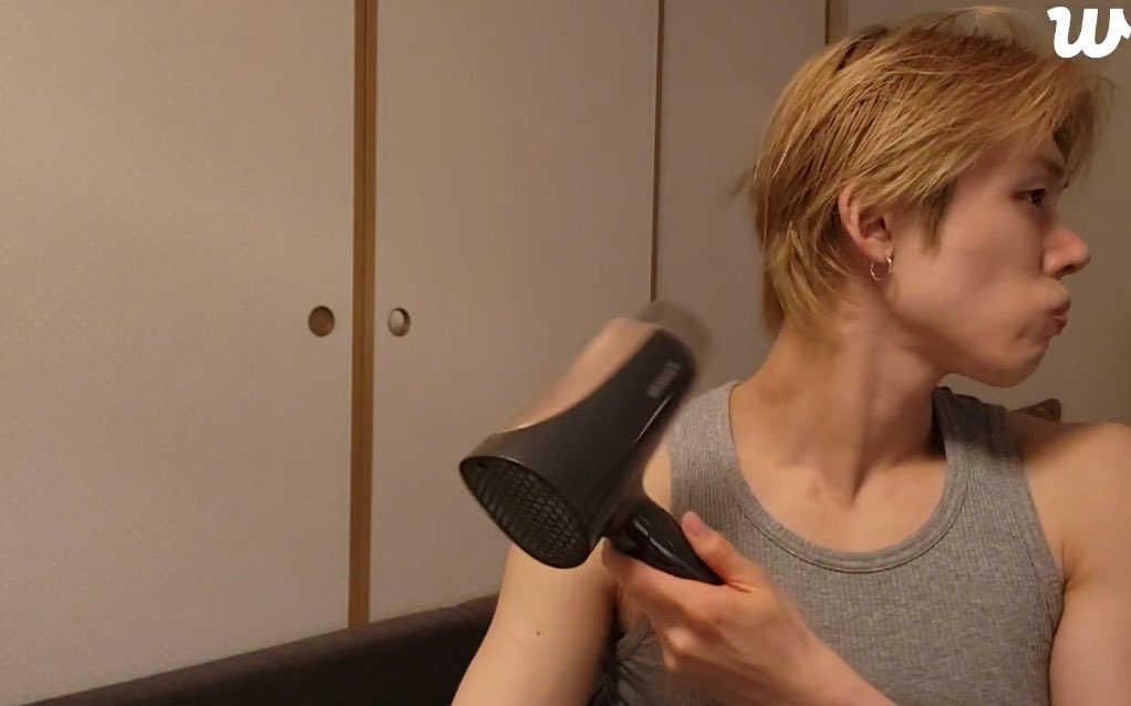 💬 tweet media