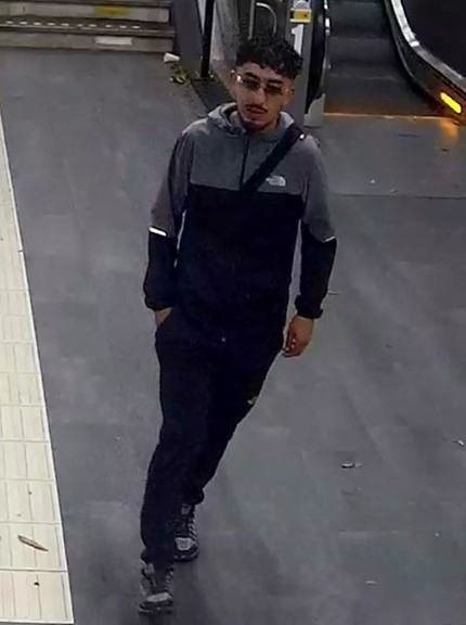 J41963735's tweet photo. #Helpmeezoeken
Herkenning gevraaghd voor deze aanrander Rotterdam
Wie is het
https://t.co/uoeITNfS1v https://t.co/o7VJ4RvjHR