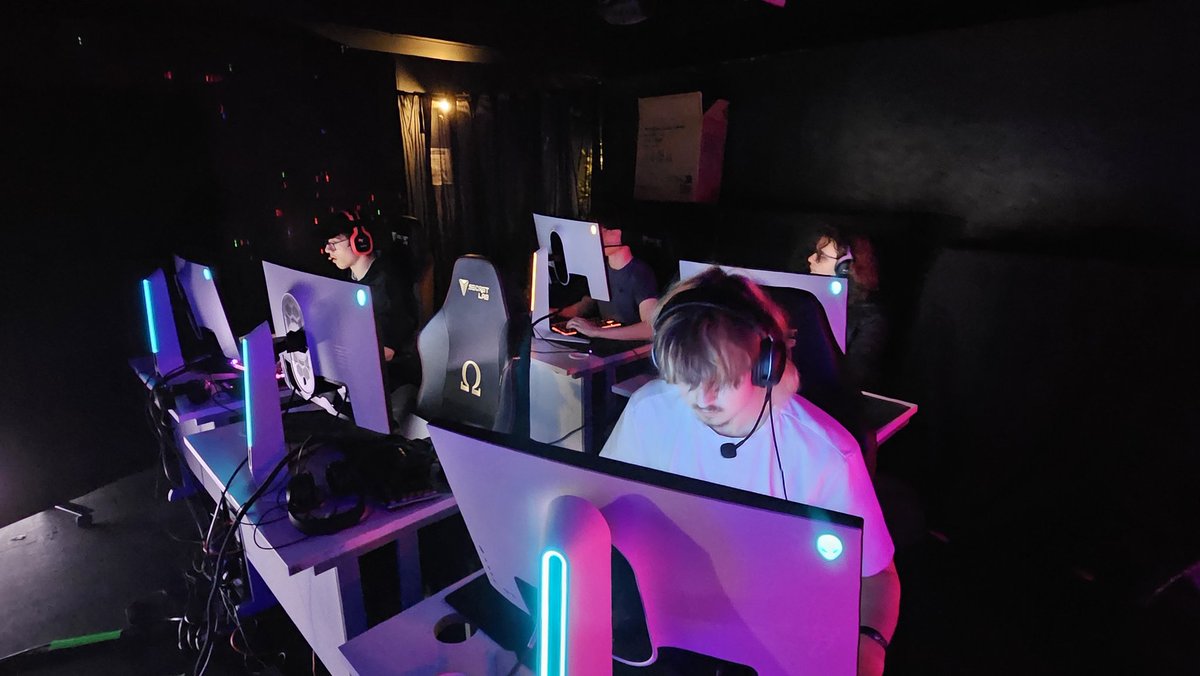 westonesports's tweet photo. Make sure to come and support the Valorant team play @Radiant_Rumble by watching the game live on Twitch!!
https://t.co/QZzL38dSww
#RideTheWave https://t.co/mOXuPc57qG