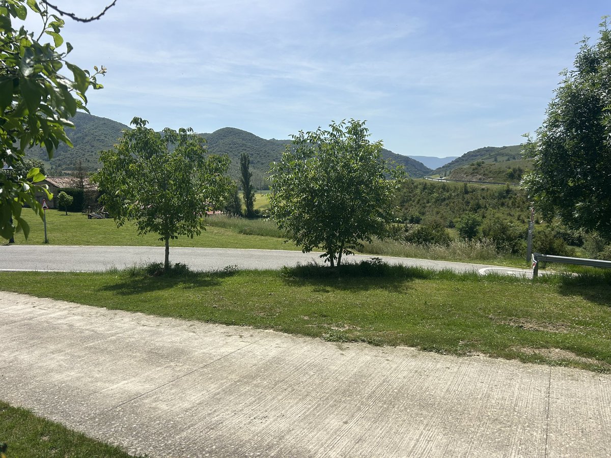 Meteonavarra_'s tweet photo. Hemos puesto estación meteorológica  en Imirizaldu (Urraúl Alto) 560m. Zona propicia en inversión térmica, tormentosa y ciertamente continental. Iremos viendo qué datos va dando,  consúltalos aquí:
Wunderground: https://t.co/XMVqvgImGr
Weathercloud: https://t.co/L7p6498pba https://t.co/MwYK3ZuegL