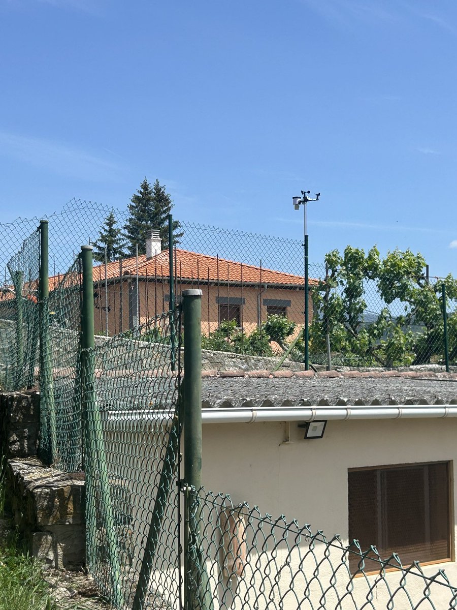 Meteonavarra_'s tweet photo. Hemos puesto estación meteorológica  en Imirizaldu (Urraúl Alto) 560m. Zona propicia en inversión térmica, tormentosa y ciertamente continental. Iremos viendo qué datos va dando,  consúltalos aquí:
Wunderground: https://t.co/XMVqvgImGr
Weathercloud: https://t.co/L7p6498pba https://t.co/MwYK3ZuegL