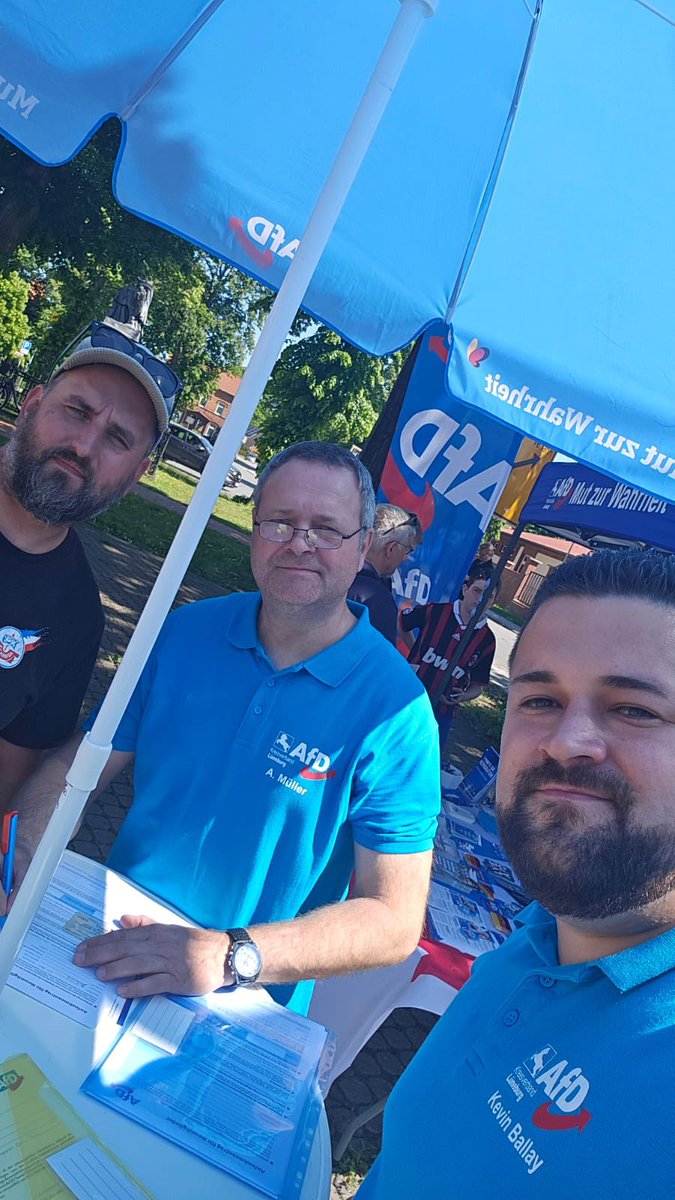 AfD_Lueneburg's tweet photo. Erster Infostand in Amt Neuhaus — und sicher nicht der letzte!
Das Interesse war groß. Wir hatten viele gute Gespräche und konnten sogar einen Mitgliedsantrag mitnehmen.
Danke an alle, die unterstützt haben!
#deshalbafd💙 #zeitfürdeutschland🇩🇪 #infostand #amtneuhaus https://t.co/K4zafcVdQy