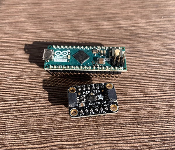 MakerIO's tweet photo. How to use I2C to effectively communicate between multiple devices on a bus network.

Read more: https://t.co/Ww6duBTb6U

📸: @adafruit @arduino 

#adafruit #arduino #I2C https://t.co/1m2NSAO9rq