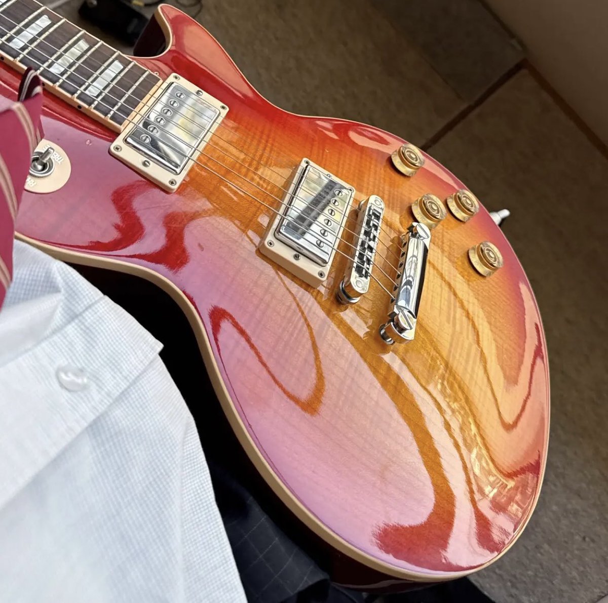 rins_guitar's tweet photo. これにどういう改造が可能ですか？
レリック、シールは無しとする https://t.co/5SDhWMVCg6