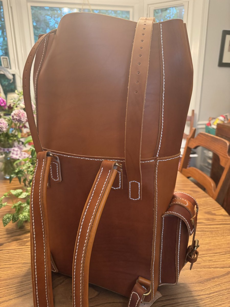 DixieRising3's tweet photo. @tandyleather finally finished my bag. https://t.co/k0Y5ROEwgh