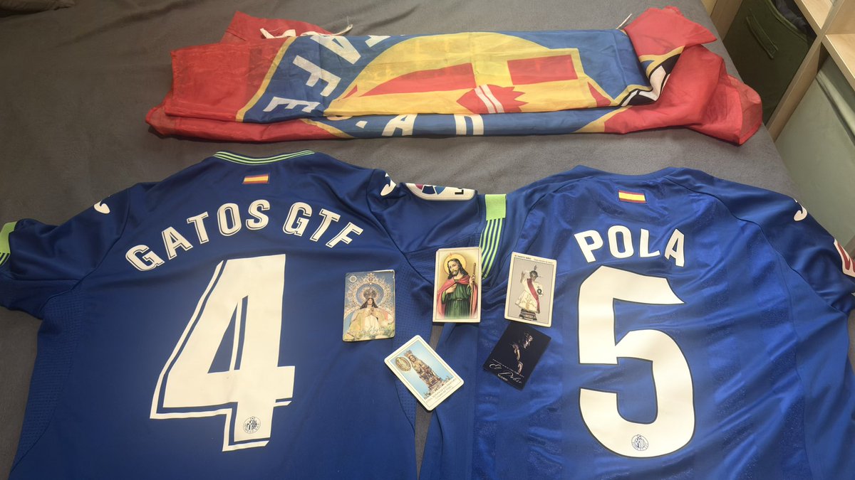 remedios_villa's tweet photo. Pues repetimos ritual del día del Valladolid y del día que aprobé la segunda oposición. Con ellos no puede ir mal. Vamos @GetafeCF @4GatosGTF
@HerranzPola 💙💙#SantoNiño 💙#NuestraSeñoradelosAngeles💙 #VirgendelosRemedios 💙#JesuselPobre 💙#SanJudas 💙 https://t.co/0BJPctDMjD