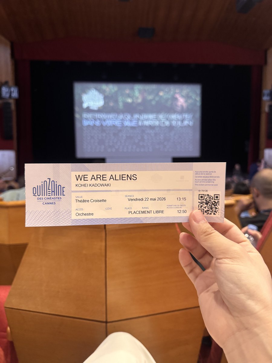 KadowakiKouhei's tweet photo. 『我々は宇宙人』カンヌ国際映画祭での最後のスクリーニングが昨日終了。
昨日も観客の皆さんと直接交流できていい思い出になりました。次は来月のアヌシーで！

#我々は宇宙人 #Wearealiens https://t.co/a5rKG2K1TP