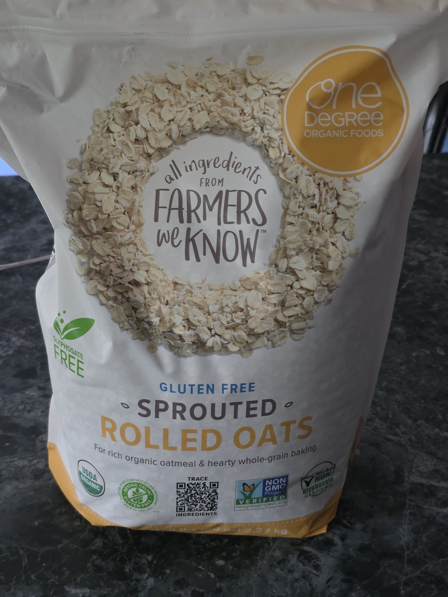 johnnieeli's tweet photo. Gluten Free Sprouted Rolled Oats by One Degree Organic foods, it's whats for #breakfast. So I was at #Costco and decided to give it a try. I took a look at the directions and gave it a go, not bad. Now, this is how I cook it for 1 serving:
 In a medium pot on medium heat (if electric use the smaller burner on medium) pour the following into the pan in this order; 3/4 cup of Rolled Oats, 1 1/2 cups of milk, 1/4t of vanilla extract, 1/4 of (ginger, nutmeg, ground clove), pinch of salt, optional 1t of sugar (I don't use any in the Oatmeal but will put brown sugar on it later), 1/4 cup of #Craisins, you could use your own fruit or raisins. I bring this mixture into a boil (soaking your Oats), stiring it every couple of minutes. Once it starts to boil then set the heat to low/medium. I then stir constantly for minimum of 15 mins, "My Cousin Vinny" style. I want a gooey consistency, stir less for the "hearty chew". Pour on your favorite plate, sprinkle 1t of brown sugar, sprinkle of Cinnamon and enjoy!