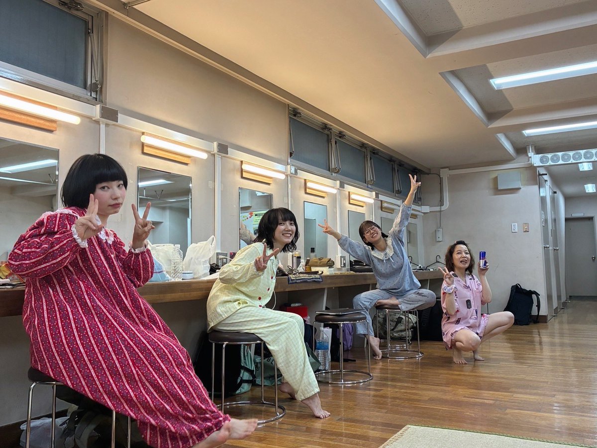 rinaofuruse's tweet photo. #エトエのふれあい祭り
全3公演終了いたしました！

三球入魂の短いお祭りでしたが、いろんな演目をいろんなお客さんと堪能できて幸せでした

いつかまた"この夜"を思い出してもらえますように…✨ https://t.co/JJJm8B26qs