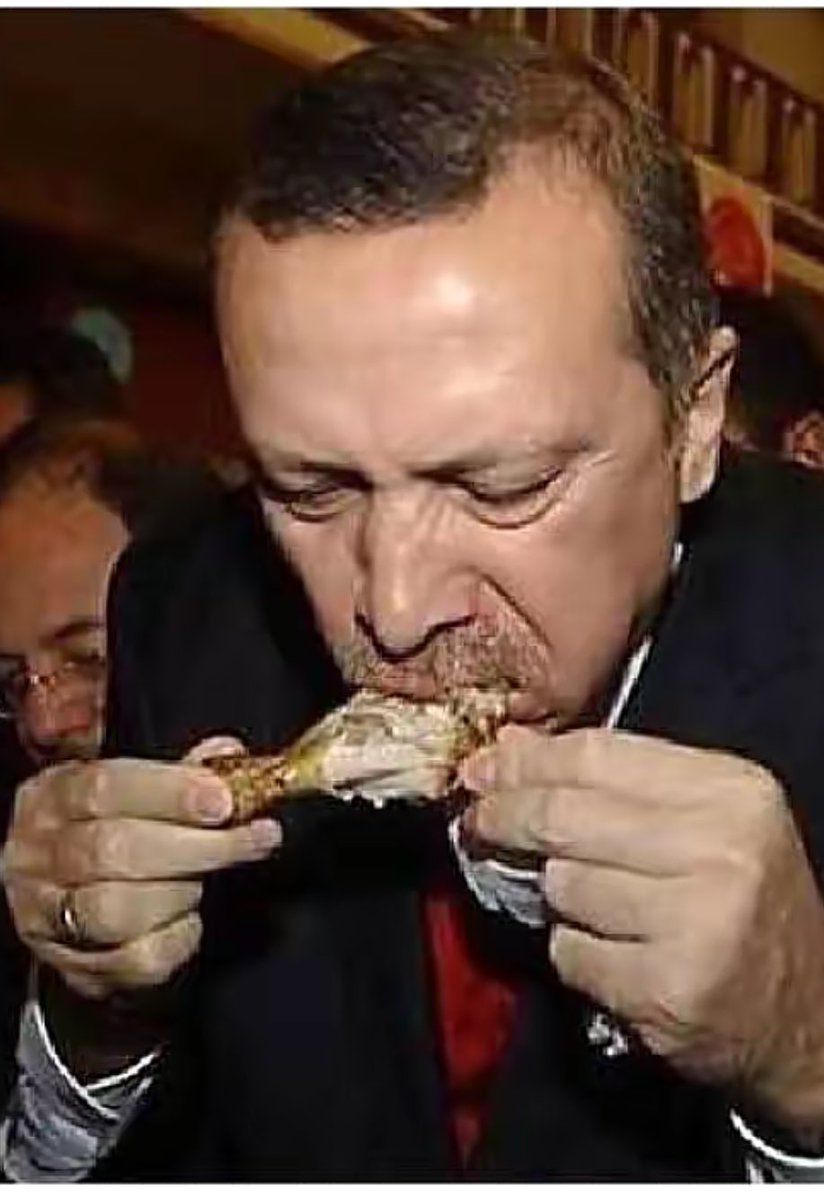 AbdallahBUA3's tweet photo. Qardaaashkii Erdogan Wuu iska Cabuulaysanayaa 🦃 ,
Dawladnimadu waa masaalix maaha tolaayeey ,Maxaan Cunaayeey , hablaha #Amison ka kireeyaay @EngNaaji 😄@Guntigaab @Abukarawale https://t.co/gRwCK2NWCB