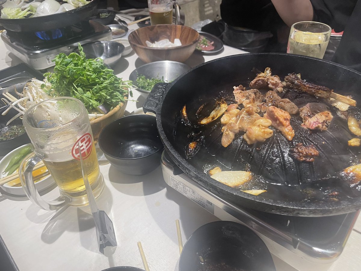 oniki_dayo's tweet photo. 体育大時代の仲間たちと飯^_^
みんな大学の周りで一人暮らししてみんなの家転々としながら大学通ってた仲だから昔の思い出いっぱい話せて懐かしみ https://t.co/LCS6eMBDbj