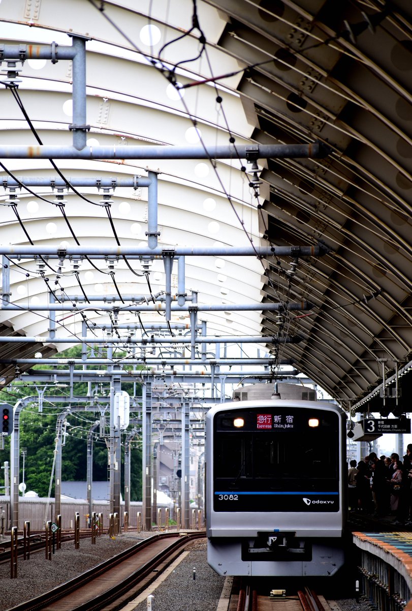 H22modelbuilder's tweet photo. ホームドアがつく前に経堂駅へ・・・

ちゃんと撮ったのは初めてでした。
#小田急 https://t.co/SQRH3GhLvp
