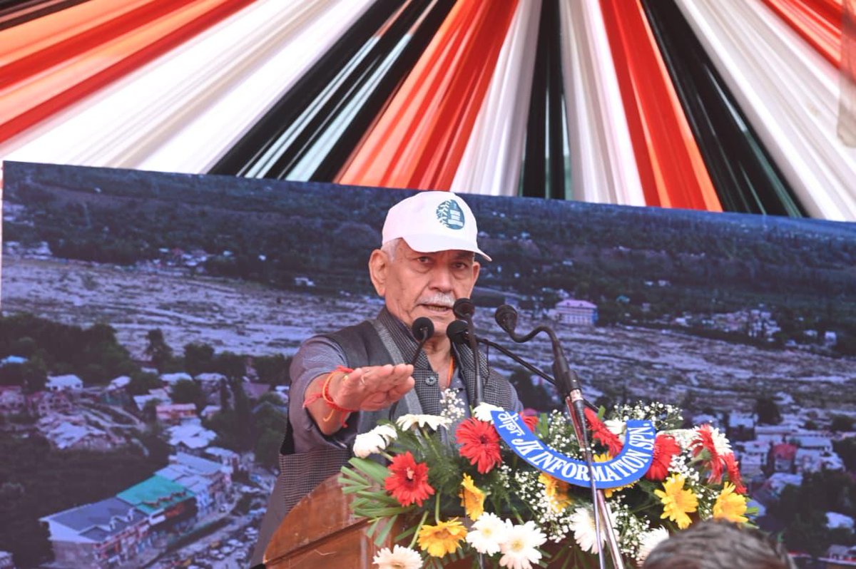 _MS_Dhoni's tweet photo. LG Manoj Sinha is combining firm action with care in the fight against drugs. Jammu Kashmir is steadily moving forward to become fully Nasha-Mukt.
@OfficeOfLGJandK #JKWaronDrugs https://t.co/eaiYiJOdoO