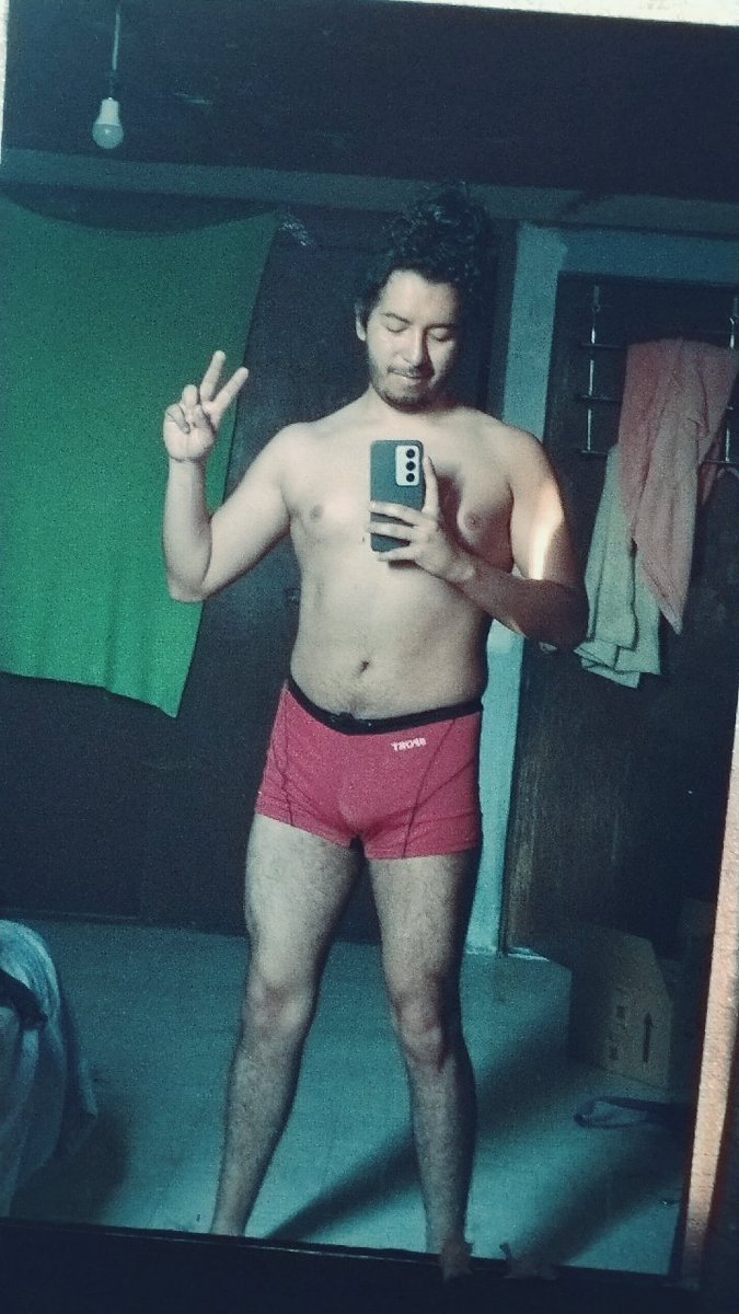 RealSebastianRa's tweet photo. Buenos días gays, es hora de ir a nadar https://t.co/N6VLSlzhzK