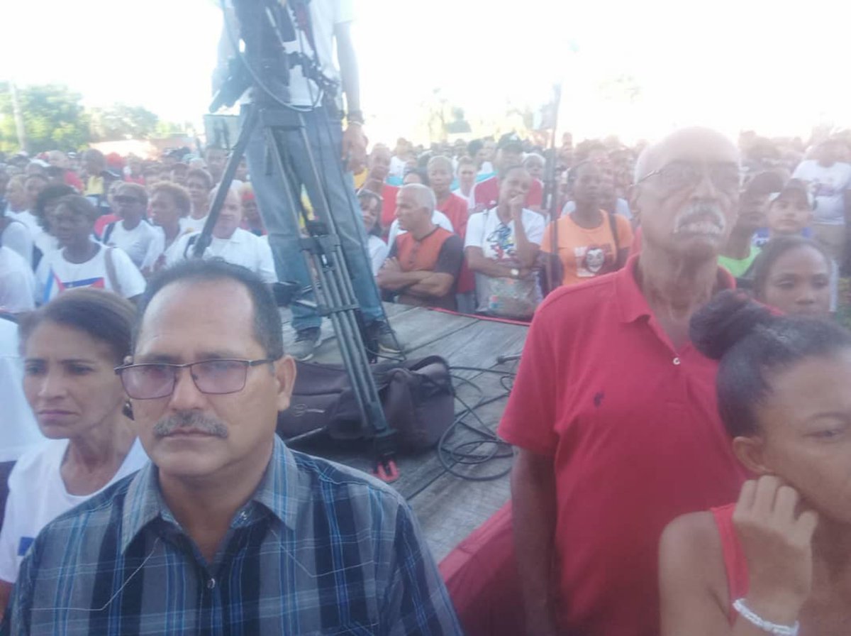 dpestgo's tweet photo. La #dgestgo de #SantiagodeCuba  en  el acto de reafirmación revolucionaria. Rechazamos las acusaciones que EEUU le imputa al líder de la Revolución Cubana. #RaulEsRaul #CubaEstaFirme #raulsamon #CubaMined https://t.co/oTInx3W5uy