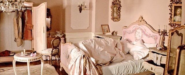 h0neyndmilk's tweet photo. the goal is to feel like a princess in a castle https://t.co/zEiOawrtgn