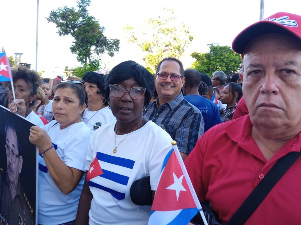 dpestgo's tweet photo. La #dgestgo de #SantiagodeCuba  en  el acto de reafirmación revolucionaria. Rechazamos las acusaciones que EEUU le imputa al líder de la Revolución Cubana. #RaulEsRaul #CubaEstaFirme #raulsamon #CubaMined https://t.co/oTInx3W5uy