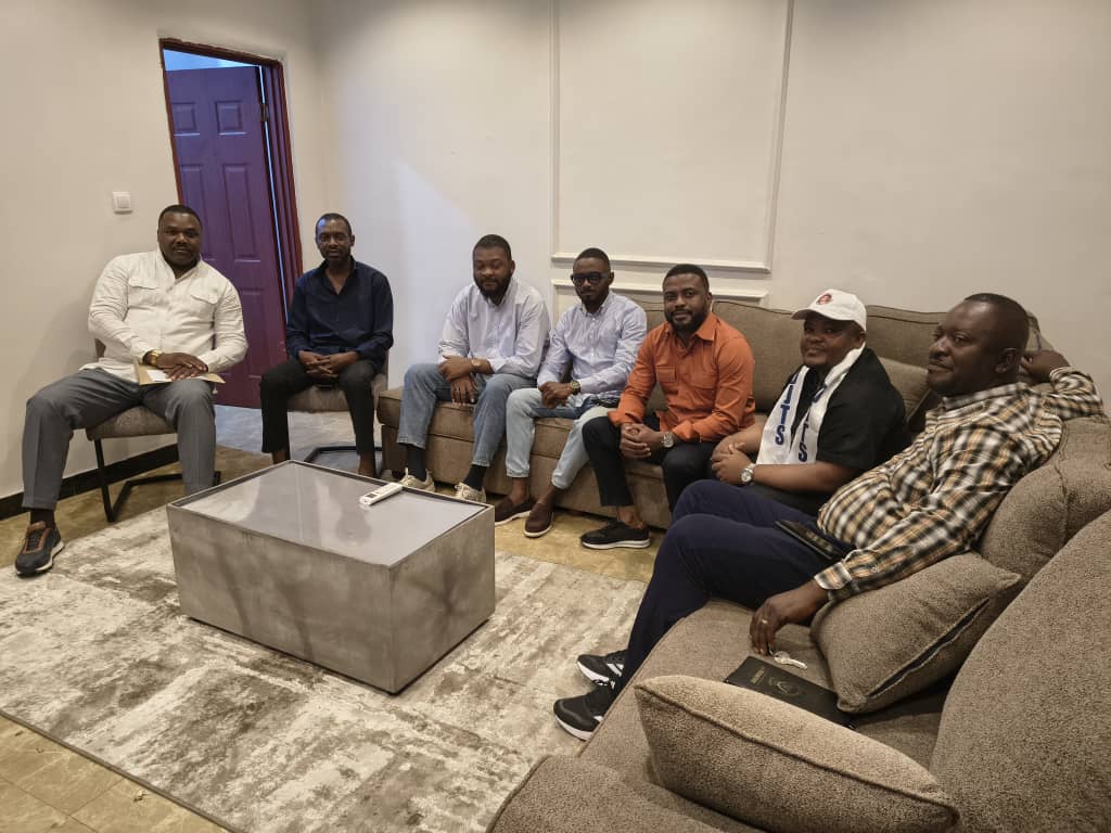 DJudithSuminwa's tweet photo. Le Coord. nat. multiplie les réunions stratégiques pour renforcer la mobilisation et la structuration de la DJTS. Ces échanges visent à consolider l’unité et soutenir la vision de la PM. 

@Fatshi20 @DeniseNyakeru @SuminwaJudith
@Kivuvu_Kieto @AugustinKabuyaT @MputuMerveil https://t.co/AHdvnBCbug