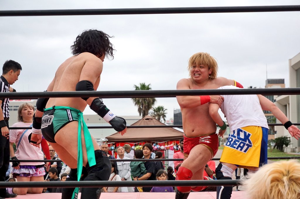 MascaradeT's tweet photo. 大道芸フェスティバル
イベントプロレス

仁木選手

#仁木琢郎
#2AW 
#大道芸フェスティバル https://t.co/sECpFzbVqq