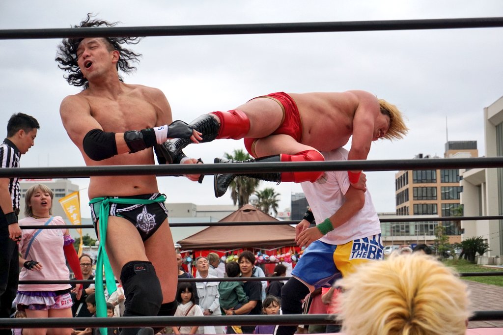 MascaradeT's tweet photo. 大道芸フェスティバル
イベントプロレス

仁木選手

#仁木琢郎
#2AW 
#大道芸フェスティバル https://t.co/sECpFzbVqq