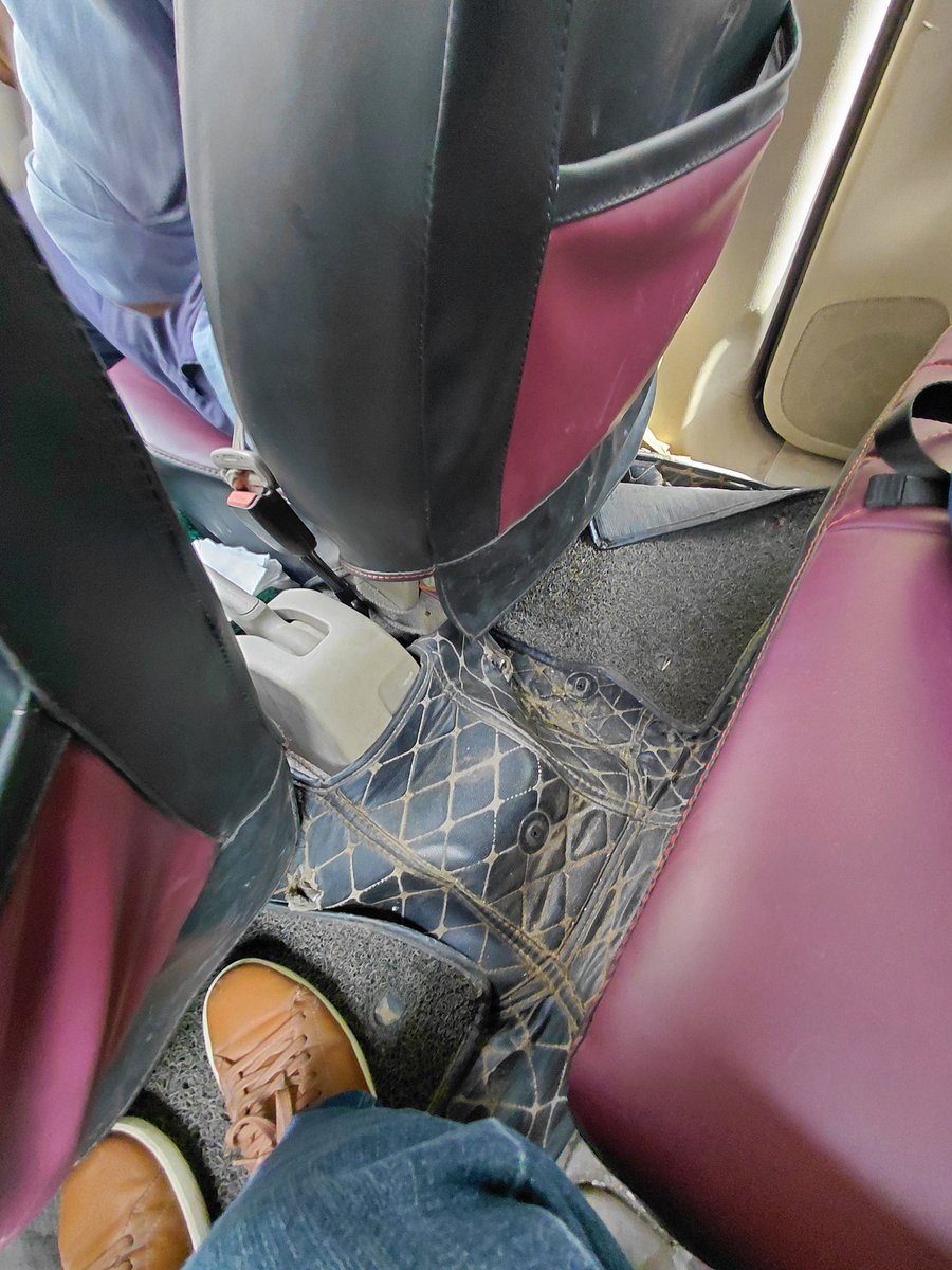 Iamk26's tweet photo. @rapidobikeapp is going uber way. This is a Cab XL to airport. Why do rapido/allows these cabs to flourish ? What wrong with your team out there ? https://t.co/cl3QteSded