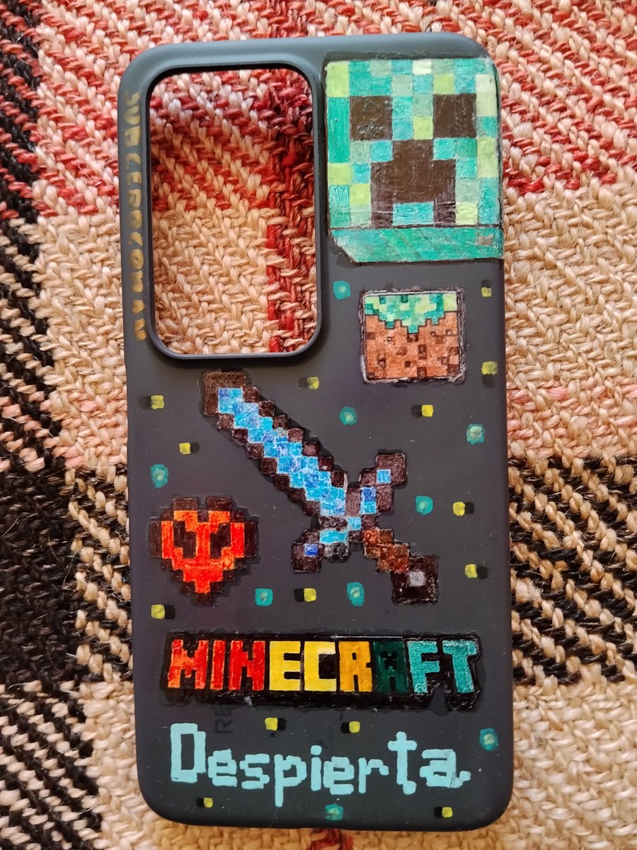 Subcerocoman's tweet photo. Personalize mi tapa de celular que les parece? #minecraftart https://t.co/SEV0VzoBkX