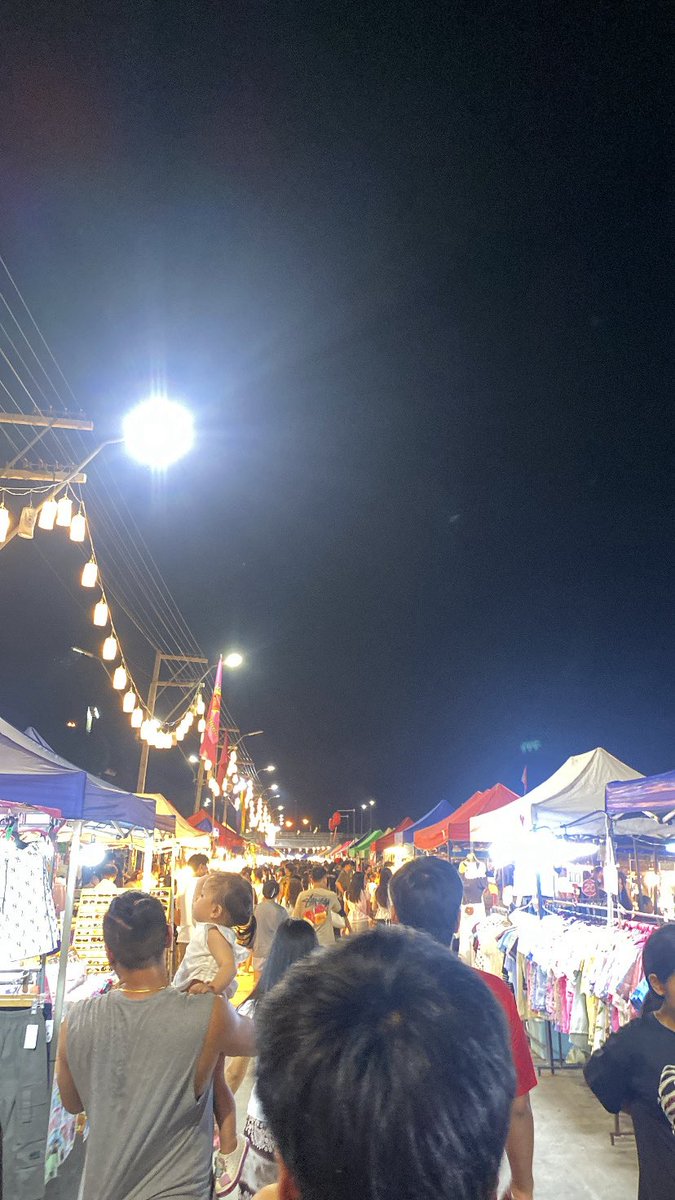 pxrp05's tweet photo. คนเยอะเกินน      #อุบล https://t.co/YMfjGmhEjY