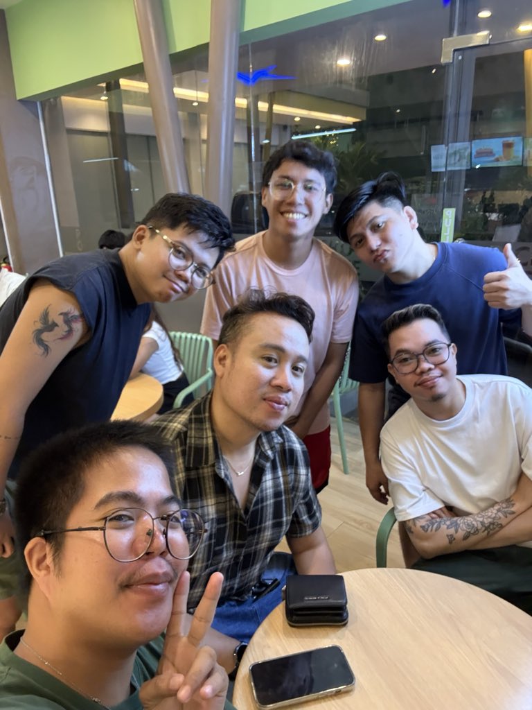 markee43's tweet photo. Kay wala na daw koy pakita saila huehue.. https://t.co/65ra6kl5FE