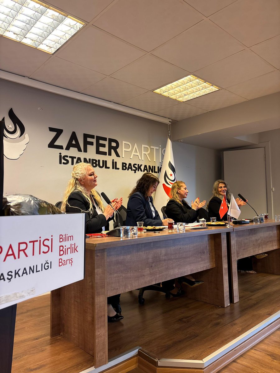jskurdoglu's tweet photo. Bu iktidarı değiştirecek olan irade, Türk kadınlarının iradesidir.

Genel Başkan Yardımcımız Sayın Suzan Küçüksaraç’ın katılımlarıyla Zafer Partisi İstanbul İl Kadın Kolları  toplantısına katıldık.

Kapı kapı, sokak sokak gezerek umudunu yitiren Türk milletinin sandığa olan inancını tazeleyeceğiz ve bu zor günleri geride bırakacağız. 

Yaşasın Türk milletinin zaferi!

@umitozdag @KucuksaracSuzan @ZaferPartisi_34 @zpkadink_34