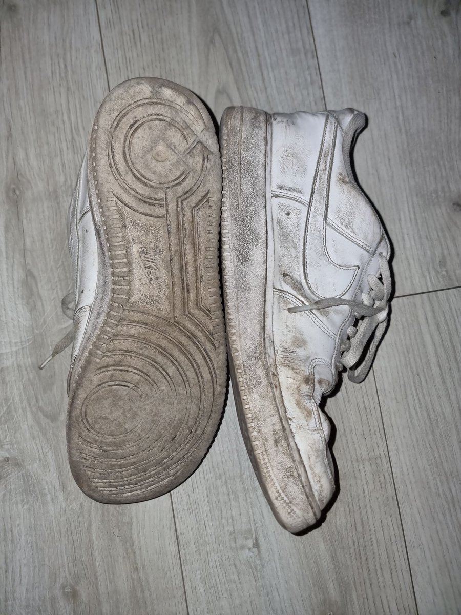sneakersseller7's tweet photo. Got these beauties recently from a really hot straight guy on IG. He additionaly beat them for me whole week riding bike and do sports 🤤🤤 They're so beat, the sole is all soft and squishy 🥵😈 Perfect for a new cumsluts
#beaters #sneakerfetish #nikeaf1 #sneakersfetish #worn https://t.co/D2VuvSt0Qz