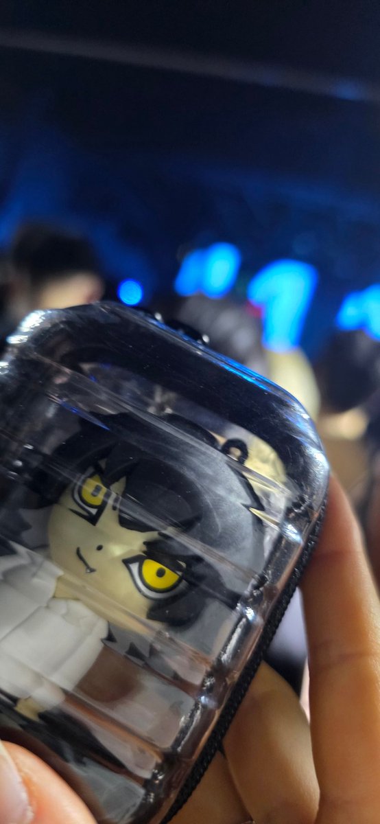 eyhad_13's tweet photo. 인생 첫 콘서트 관람...
너무 좋았어요 ㅠㅠ 첫 곡 내내 울고 러브시크 나올 때 다시 한번 울고... 진짜 감동적이었어요.
세트리스트는 일본 공연과 곡은 비슷한데 순서가 달랐어요. 버그 아웃 없는 건 아쉽지만 도파민 터지는 구성
스다 케이나 님 실물이 진짜 잘생겼고 노래도 정말 잘하시더라... https://t.co/yG4sR7IAcd