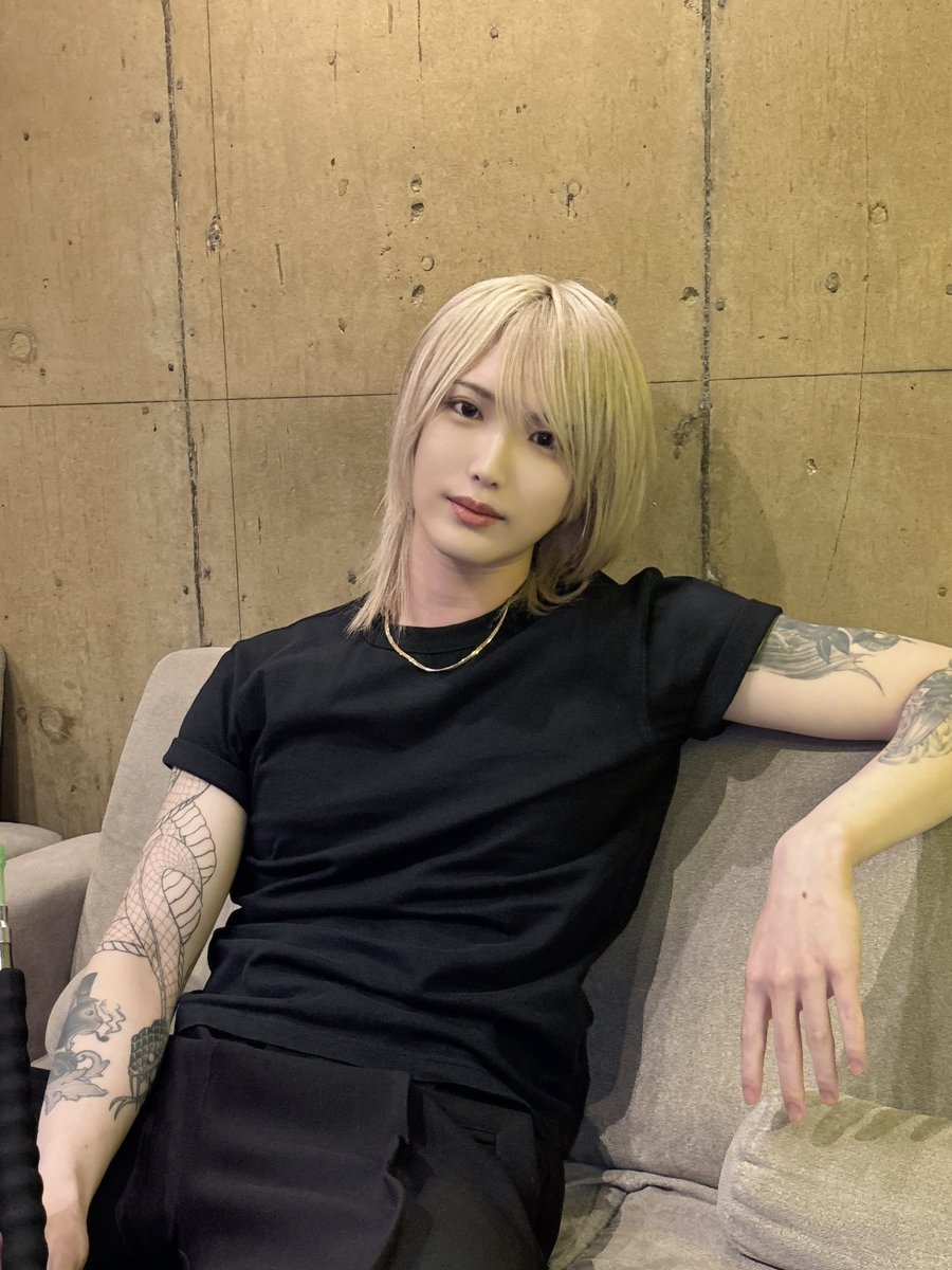 idesu_mlbl's tweet photo. 一緒にいても幸せになれなそうだけど、人生で1番刺激的に過ごせるよ https://t.co/ttAdjGfZwt