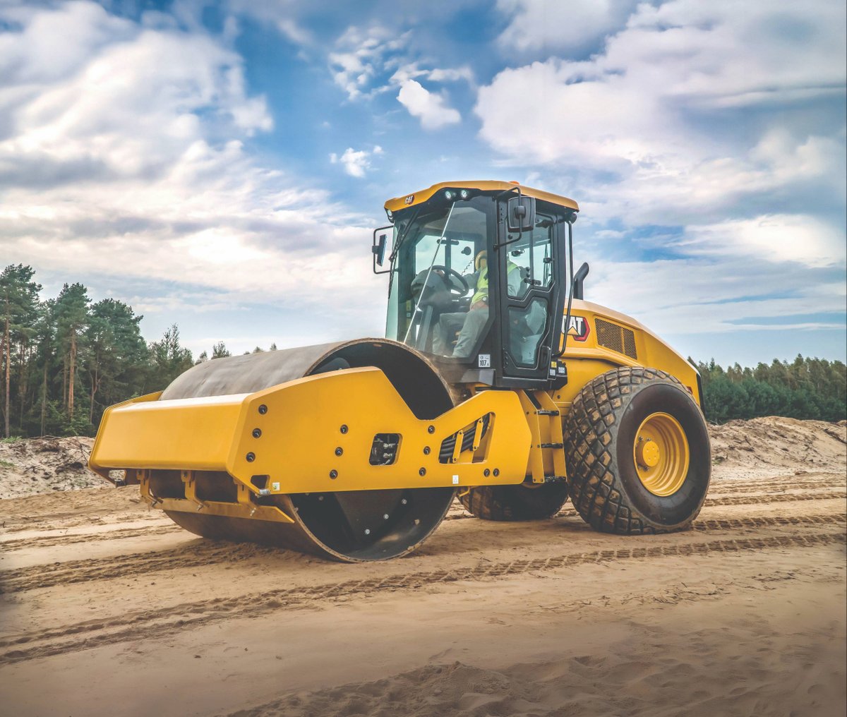 FabickCat's tweet photo. Built to deliver a solid foundation. Cat® Compactors provide the weight, vibration control, and efficiency needed to achieve proper density on soil, asphalt, and demanding jobsite applications. Learn more here! https://t.co/nl0yBYy5l1 https://t.co/kAS1BmRvqS
