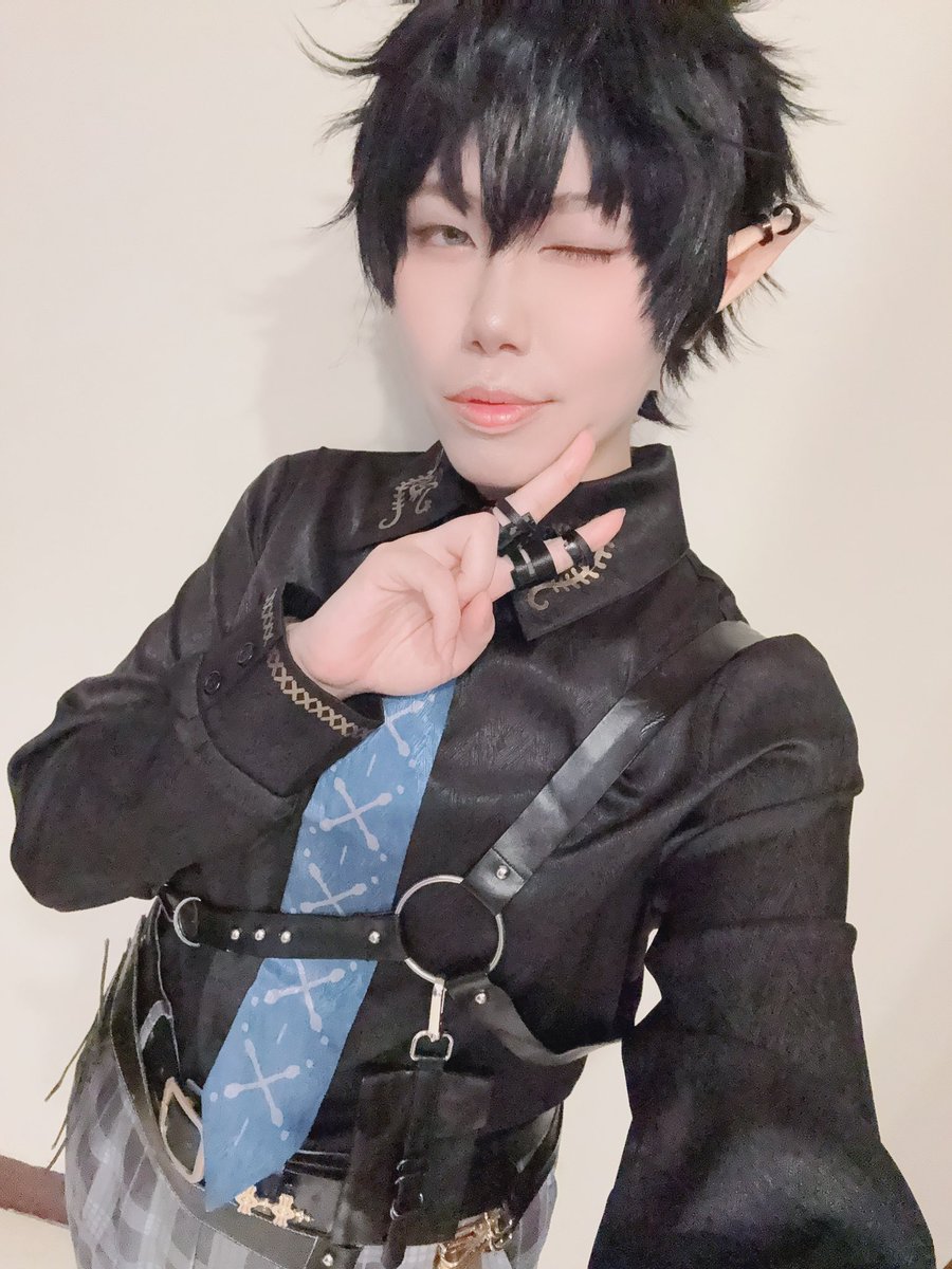 uftoru0926's tweet photo. 地球的溫度太高了吧我要回外星了🛸（譯：場次冷氣不敵太陽與人潮要被熱屬了🫠 https://t.co/PXBId3U8ak