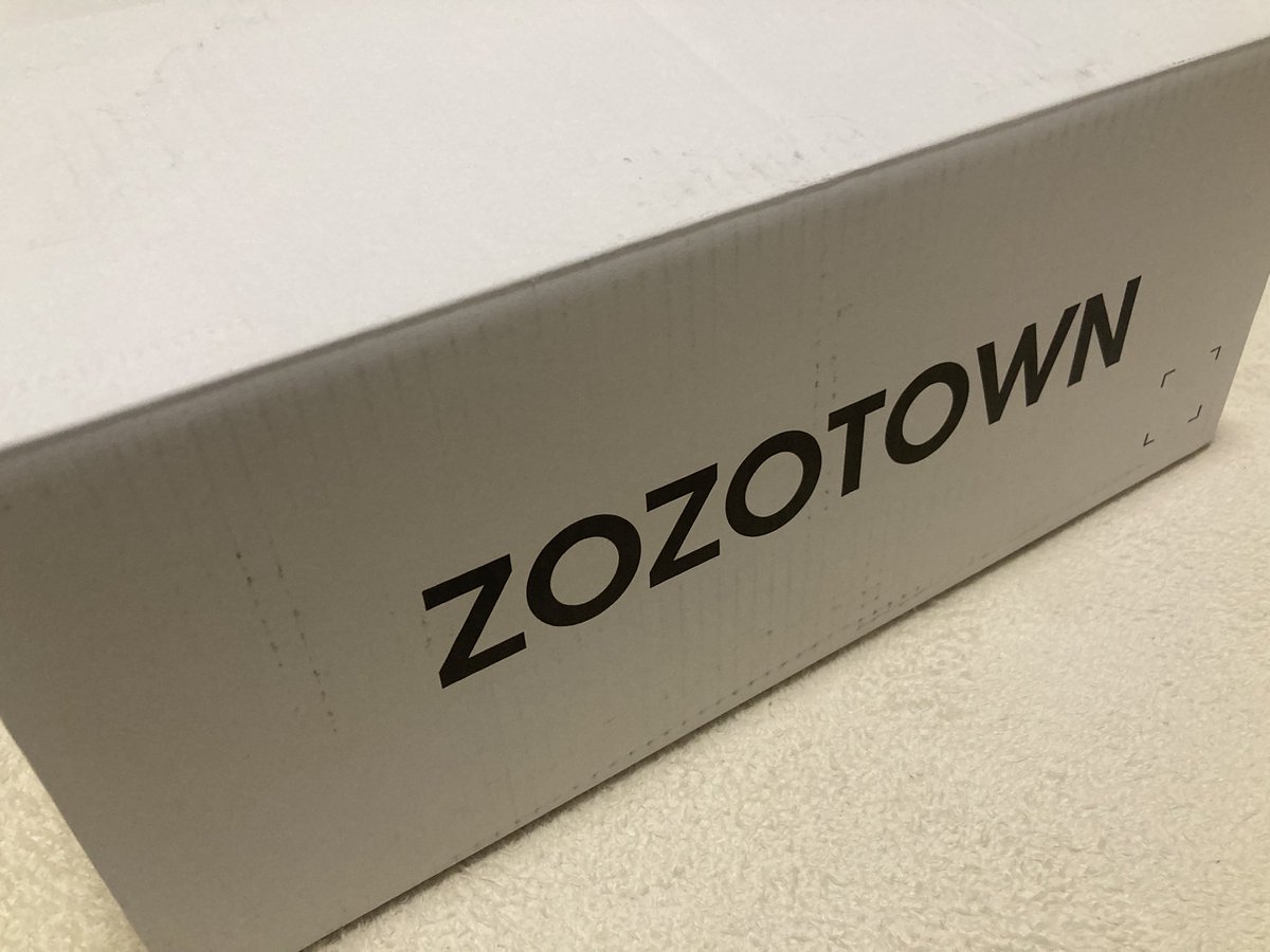 2kuda7yu's tweet photo. 白い箱😳！ #ZOZOWEEK箱CP https://t.co/mr5bwRUin0