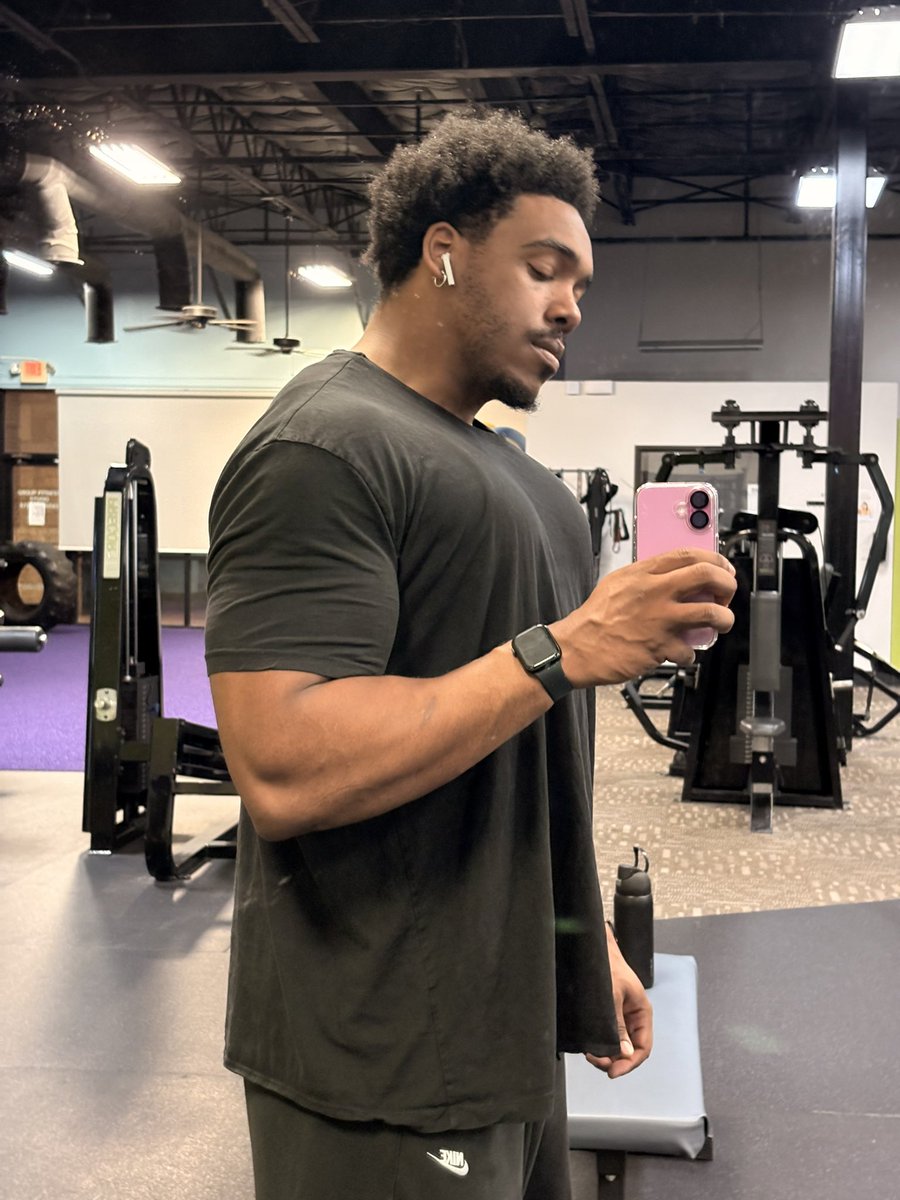 buffgawd's tweet photo. XXXXL https://t.co/RXcvH6aBPl