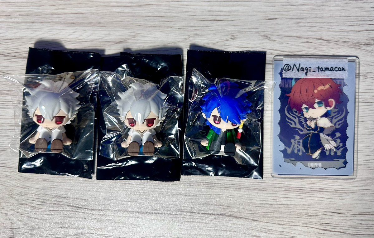 Nagi_tamacon's tweet photo. 【交換】 ヒプノシスマイク ヒプマイ JITOT  ジトット じとっと ちょこラバ ラバーフィギュア ラバマス 100均 DAISO ダイソー sideA sideB

『譲』 左馬刻×2、帝統

『求』 独歩＞一二三＞寂雷

各1ずつ求めております。
郵送交換または都内手渡し可能です。
検索からでもお気軽にお声かけください！ https://t.co/L1TUX7O8EP