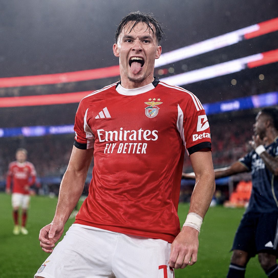PLUS Benfica tweet media