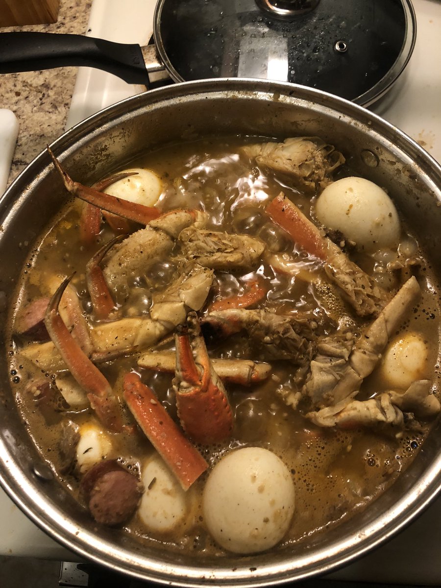 prettyboiluna's tweet photo. I cooked a seafood boil with Cana butter dip https://t.co/CTaNWbKCnK