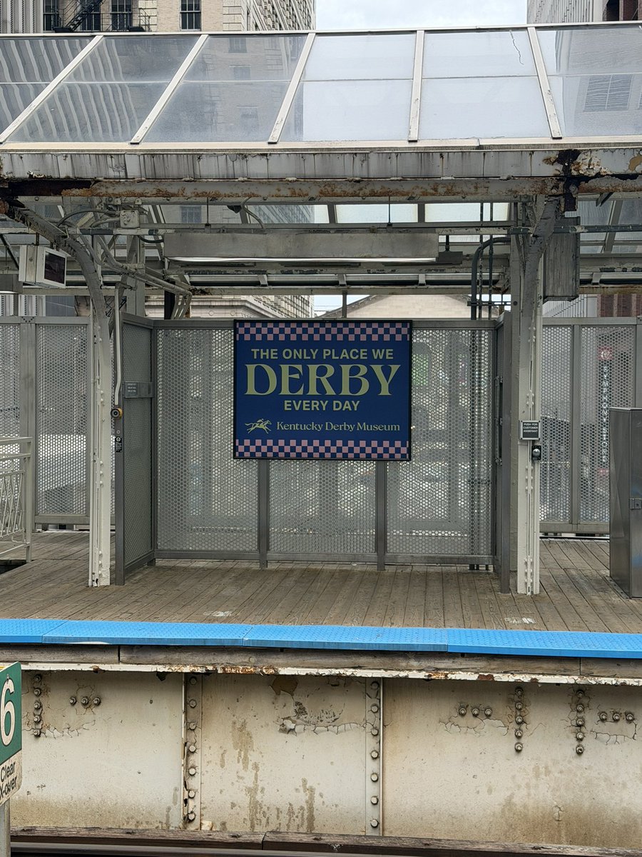 fern45's tweet photo. @derbymuseum I was in downtown Chicago yesterday and looks like I can’t escape my hometown!  #kyderbymuseum #theloop https://t.co/o0ppcDBOni